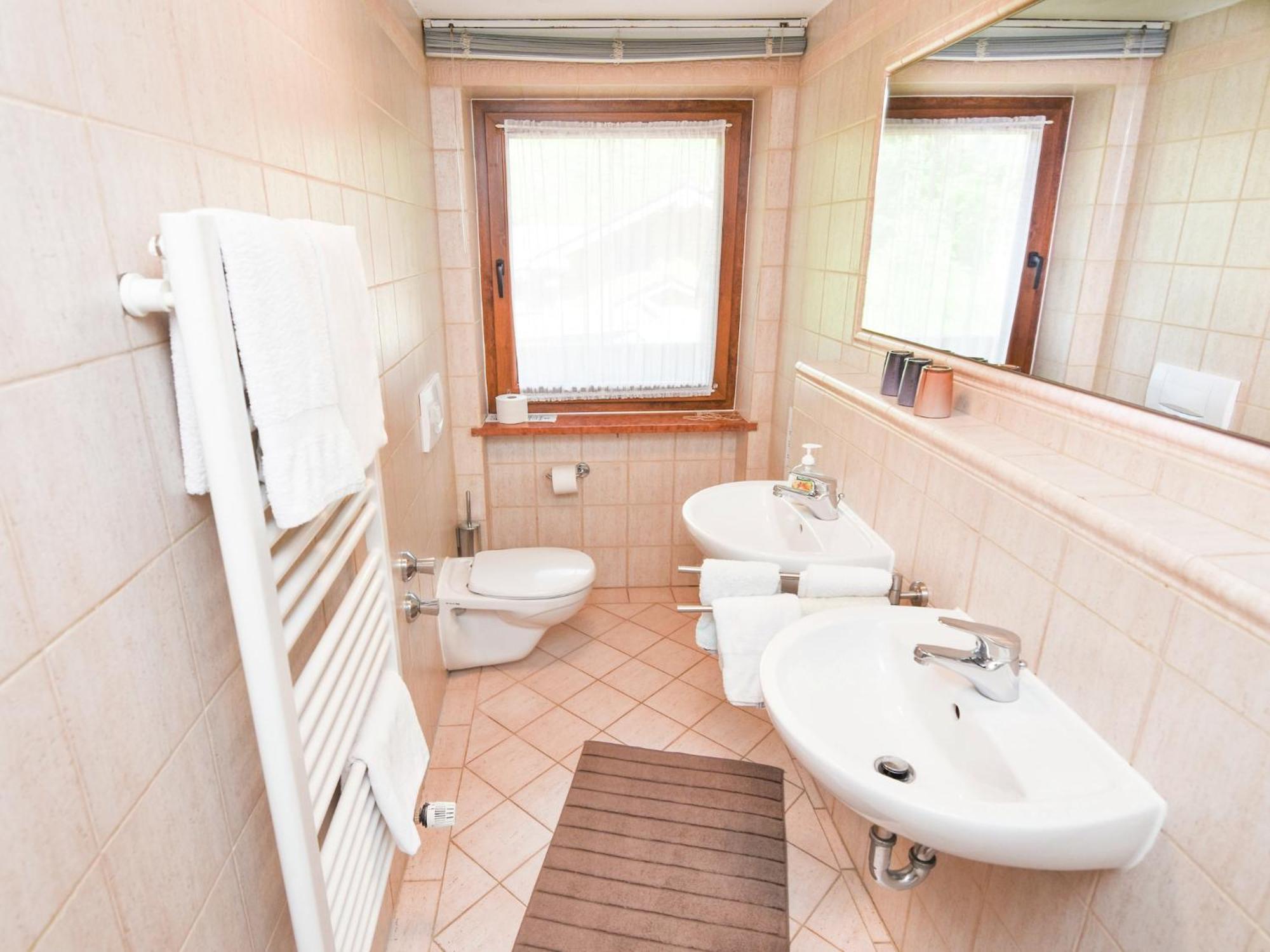 Pleasant Apartment In Ruhpolding With Swimming Pool ภายนอก รูปภาพ